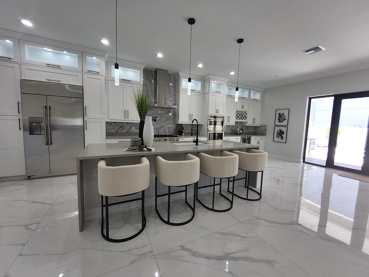 Tampa Luxury, Lois Interior View 3